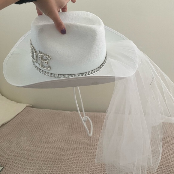 Bachelorette bride cowboy hat - Picture 3 of 3